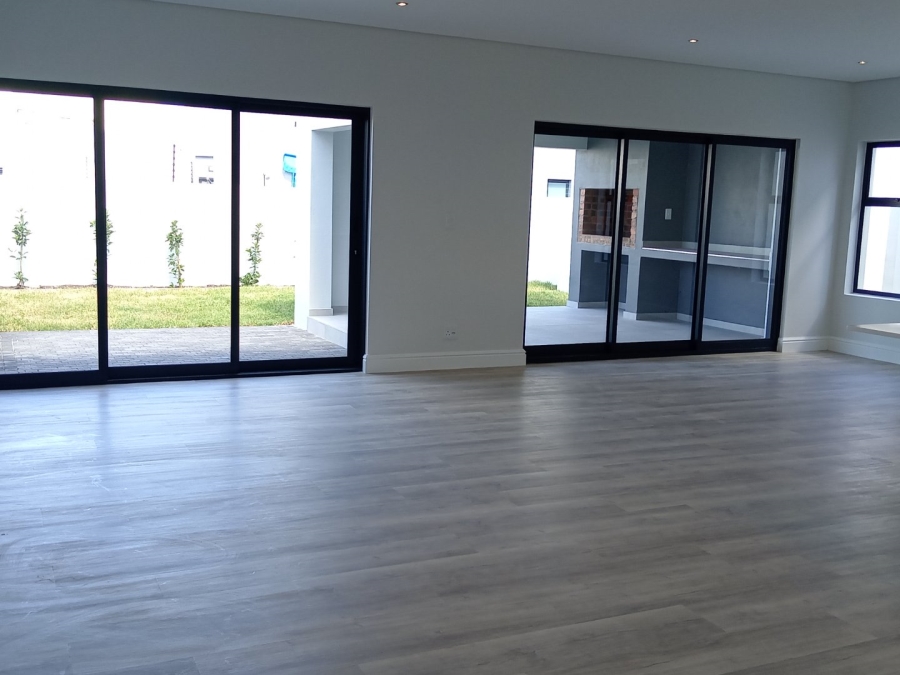 4 Bedroom Property for Sale in Sandown Western Cape